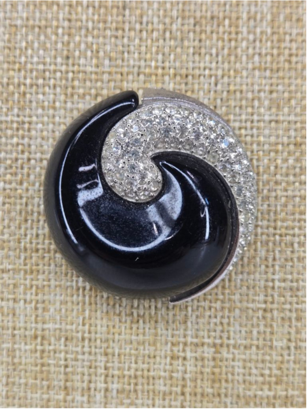 Vintage Crown Trifari Brooch Rhinestone Round 1950's Ying Yang Silvertone Black
